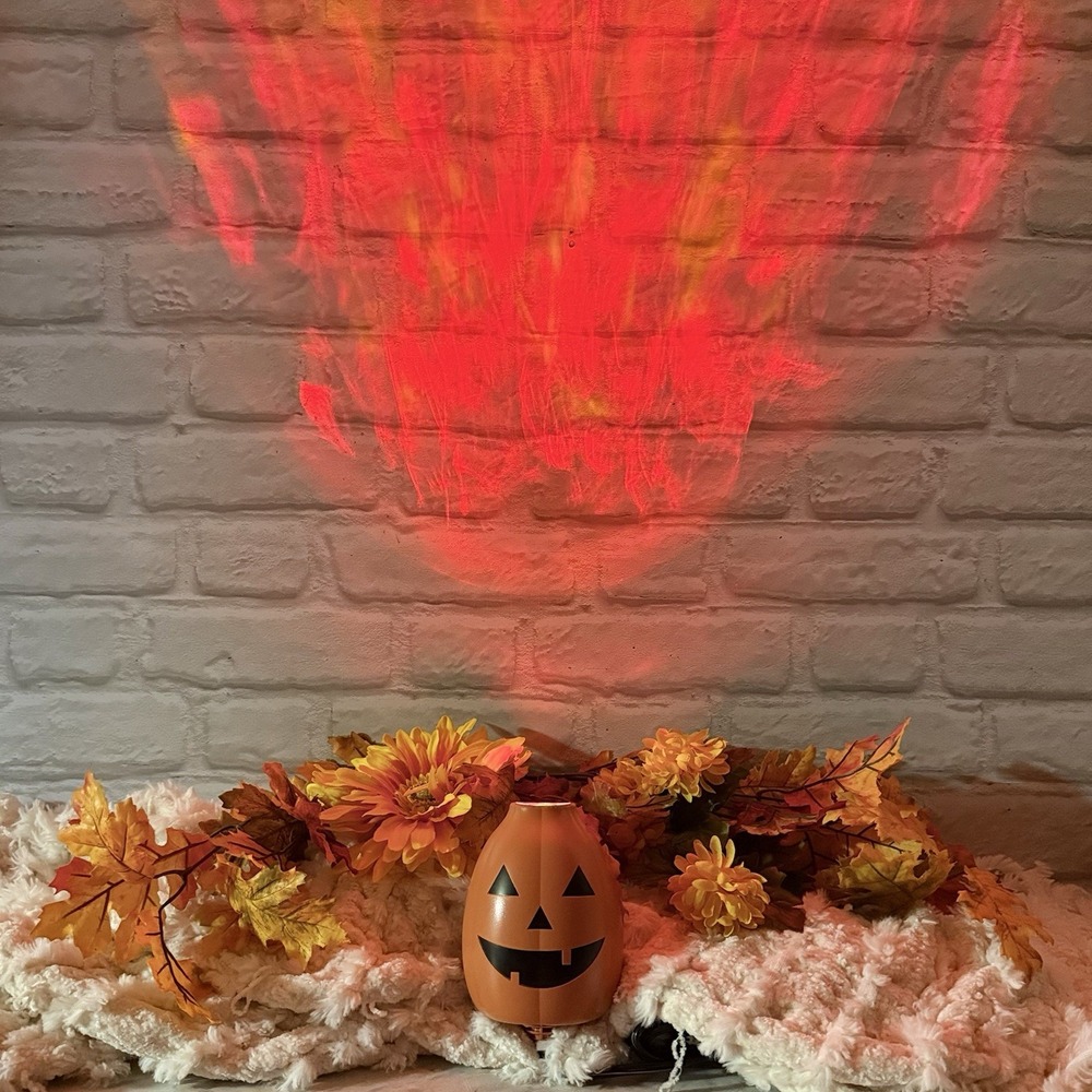 Gemmy FireBlaze LED Lightshow Projection Red / Orange Halloween Projector Flame